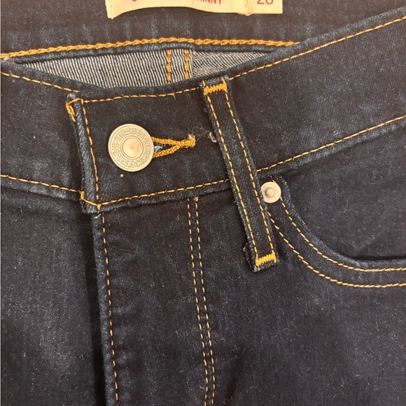 Levi's Women's 311 Shaping Skinny Jeans Size 26 Dark wash - Picture 8 of 11